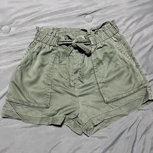 H&M Green Short Size 12